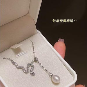 Real pearl necklace, Freshwater cultured pearl, necklace