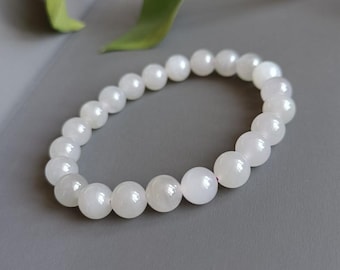 Certified 8mm Purple Nephrite Jade Bracelet with Cat-Eye Effect