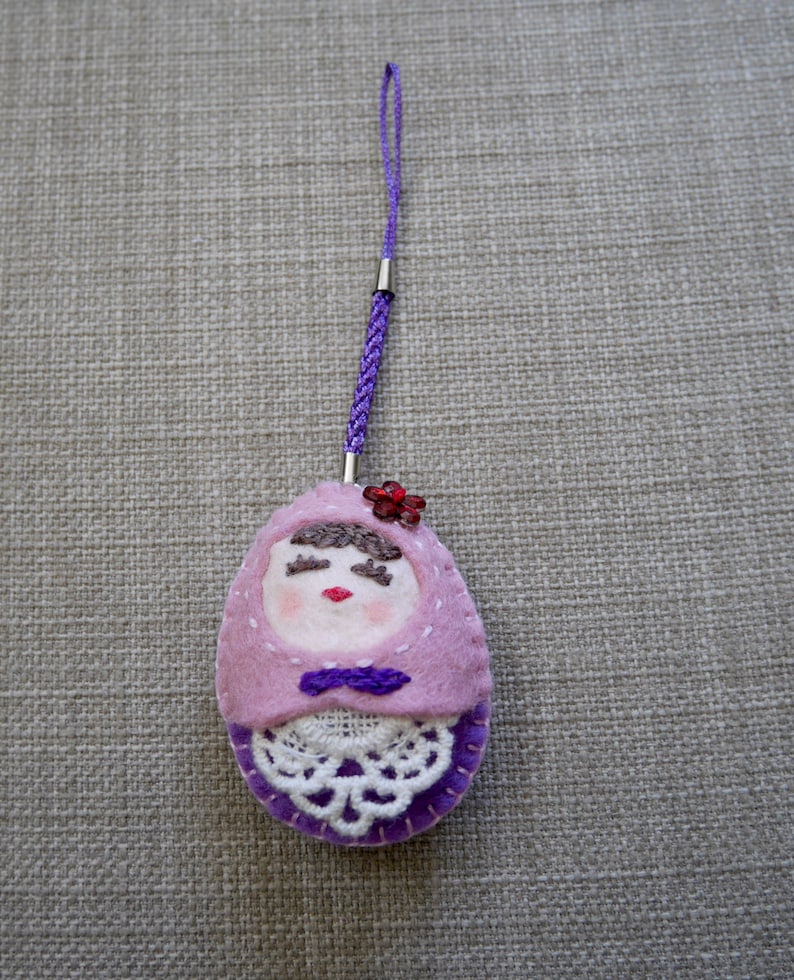 Happy Matryoshka Felt Hanging Decoration Small Size,Felt Doll, Felt Doll Keychain, Felt Matryoshka, Felt Ornament, Christmas Decoration image 4