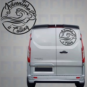 Calcomanía con la inscripción "La Aventura Llama a las Olas": vinilo oceánico para autocaravanas y autocaravanas / Pixel Printworks