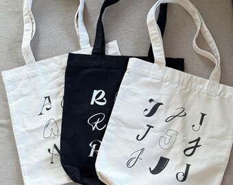 Personalized fabric bag with initials, font design with initial letter – personalized gift, jute bag, fabric bag