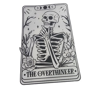 La camicia dei Tarocchi Overthinker Colori confortevoli, Maglietta Overthinker, Citazione motivazionale Overthinking, Regalo per lei, Camicia Tarocchi Teschio Divertente
