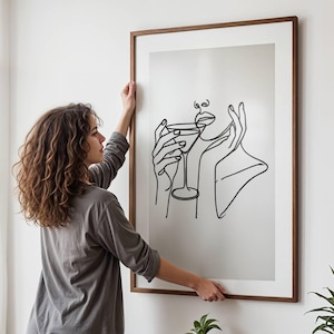 Minimalistyczna kobieta z kieliszkiem Martini Cyfrowy wydruk Kobieca linia Sztuka ścienna Kobiety Plakat ścienny Nowoczesny wystrój Wystrój wózka barowego Wydrukowalny