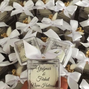 Gastgeschenke für Hochzeit, weiße Kerze, Brautparty, personalisierte Kerze, Hochzeitsfeier, Brautjungferbevorzugungen, Kerze für besondere Anlässe,