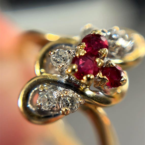 14k Ruby & Diamond Freeform Cluster Ring set in Y… - image 3