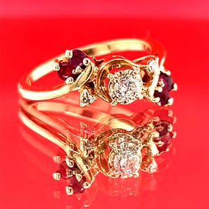 14k Vintage 0.10ct Diamond and Ruby Yellow Gold Ring