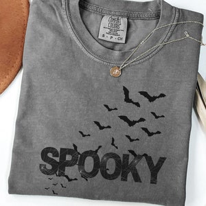 Gruseliges Halloween Shirt mit Fledermäusen für den Herbst | Komfort Farbe Shirt, Spooky Bats Tshirt