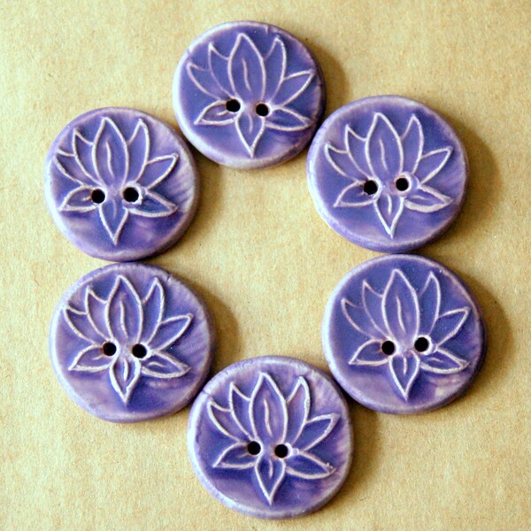 6 handgefertigte Keramik Tasten - Licht und Sweet Lavendel Lotus Tasten - fokale Steinzeug - Stricken Zubehör - Knöpfe Button Armband