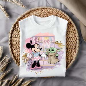 ミニーとベビーヨーダのクリップアートPNG、かわいい漫画のデジタルダウンロード、Tシャツ、マグカップ、ステッカー用の昇華デザイン