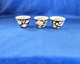 Vintage Chinese Porcelain Tea Cups – Hand-Painted Black Floral Famille Noire – Made in China