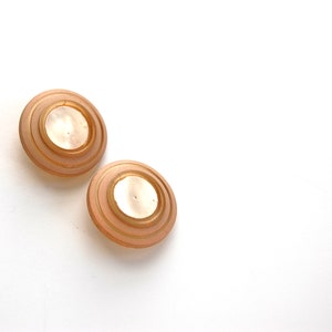 Vintage 1940s beige round buttons with pearl center, large vintage 1940s buttons, taupe pearl 1940s buttons, collectible 1940s button pair
