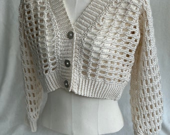 Pull court au crochet fait main