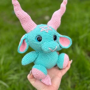 Baphomet, Crochet Baphomet, Satanic Goat, Handmade Goat, Alternative, Goth Crochet