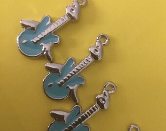 rockabilly winged guitar blue charms x 4