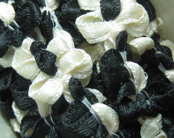 Ribbon Galon Rococo vintage French trimming rosettes Black and White x 1 metre