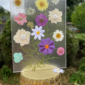 Flower nightlight, Nightlight with flowers,  floral light, flower night light, real flower night light, natural night light