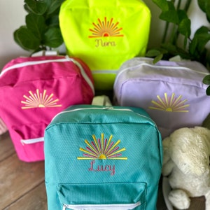 Petit sac à dos brodé Sunshine avec nom personnalisé pour tout-petit