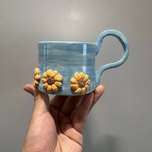 Daisy coffee cup | Cappuccino cup | Warm flower ceramic tea cup | Cute hand-painted flower cup | Gift for Mom Gift for Her | Birthday Gift
