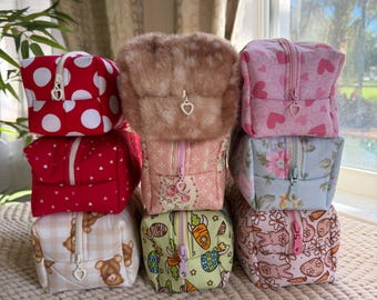 Handmade Cosmetic Bag, Travel Toiletry Pouch, Four-Layered Resistance