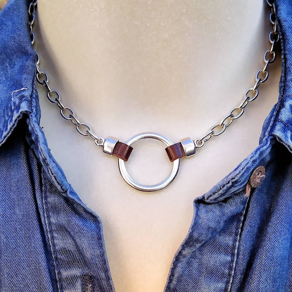 Silver chain O-ring choker, Chain discreet day collar, Short chain neckace with ring pendant