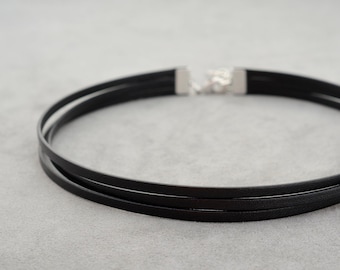 Three strands thin black leather choker, Discreet  simple minimalist black day collar, 3rd anniversary gift for her, gift for girlfriend