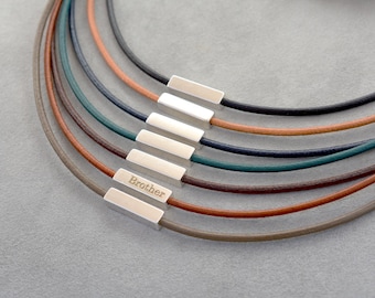 Collar grabado a medida, collar de cordón de cuero marrón con barra para nombre, regalo de joyería minimalista personalizado