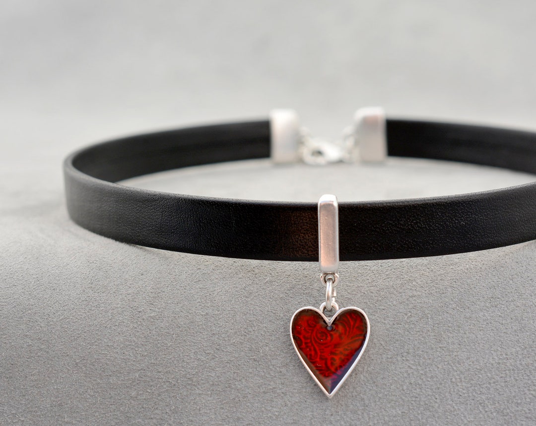 Red Heart Gothic Collar Black Leather Gothic Choker Discreet - Etsy