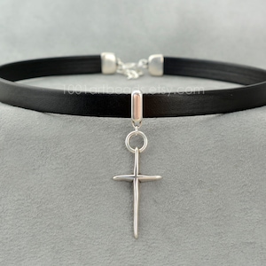 Large cross gothic collar, black leather gothic choker with large silver cross pendant, gift for girlfriend, plus size available