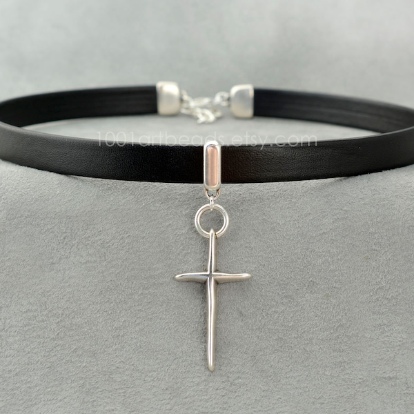 Large cross gothic collar, black leather gothic choker with large silver cross pendant, gift for girlfriend, plus size available