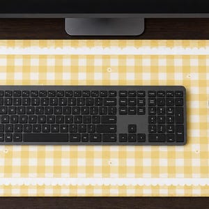 Żółta podkładka na biurko w kratkę gingham, podkładka piknikowa z falbanką w stokrotki, dekoracja eleganckiego akademika