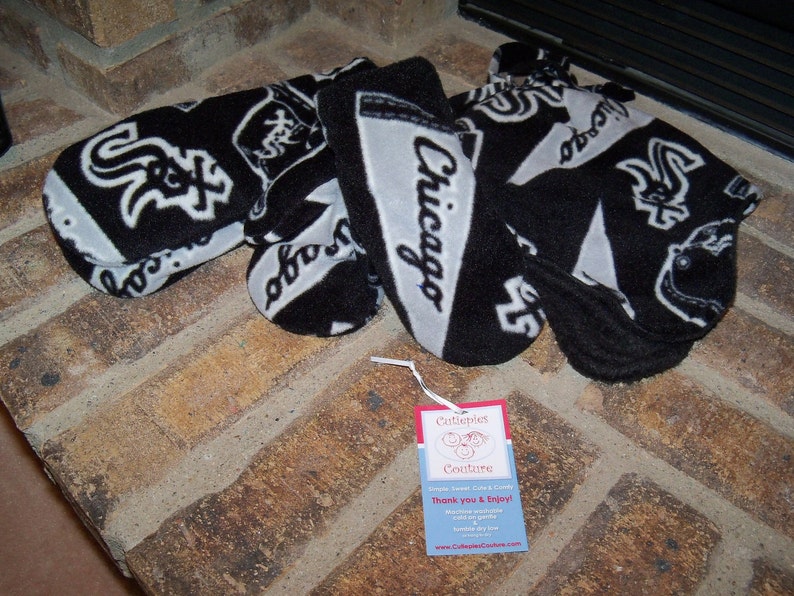 Custom fleece Chicago White Sox fleece mittens all sizes image 1
