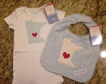 Cutiepies Couture MN love 18m bodysuit and chenille bib set Super sale