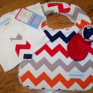 New Cutiepies Couture Custom boutique boys Chevron Onsie, Bib and Booties immagine 1