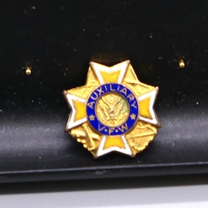 Vintage Auxiliary VFW Small Hinged Lapel Pin