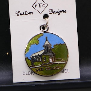 Vintage Lee Chapel Charm Pendant – Cloisonne Enamel