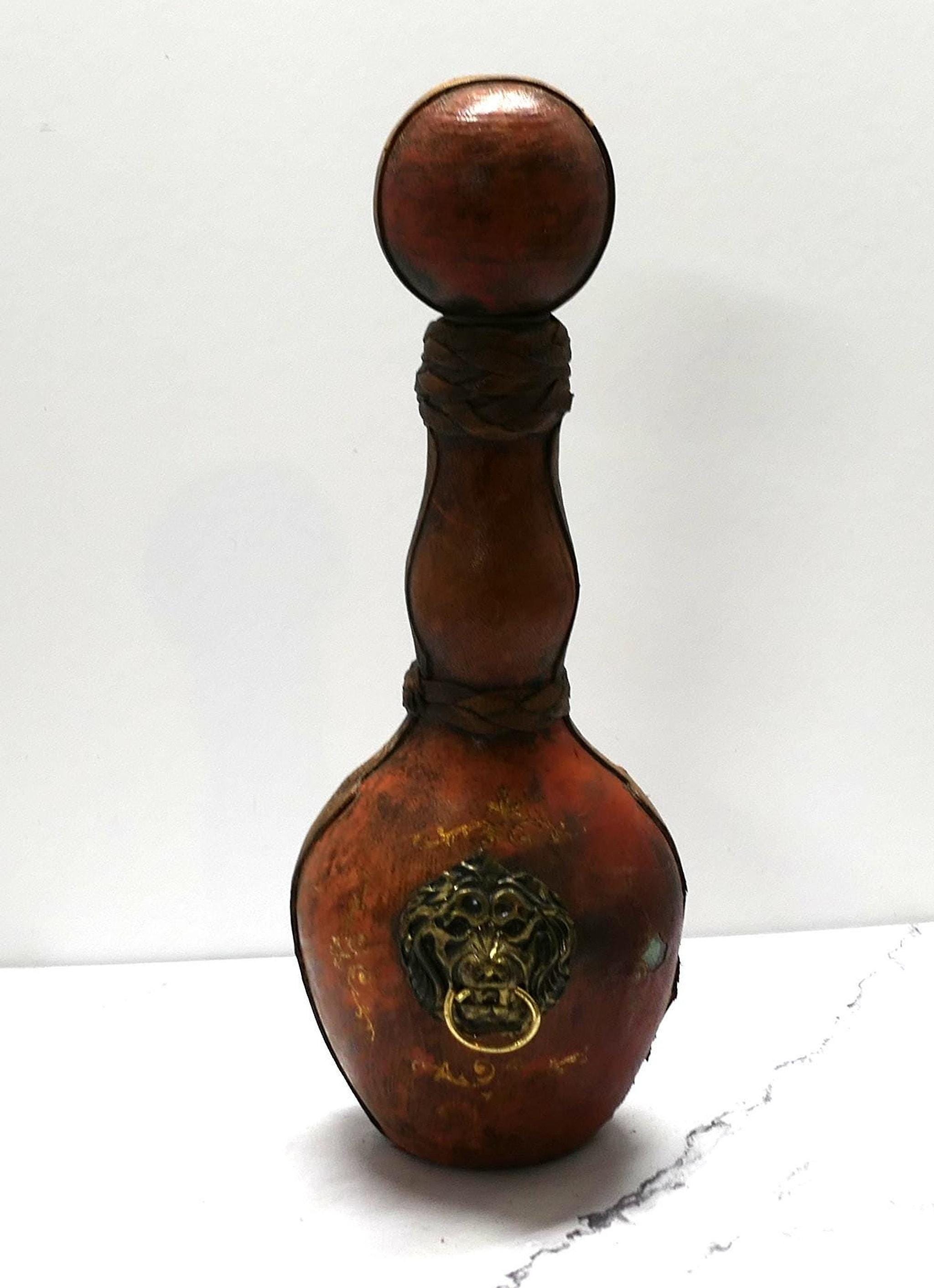 アンティーク調 レザー装飾ボトル ライオンモチーフ Leather Lion Bottle - Etsy
