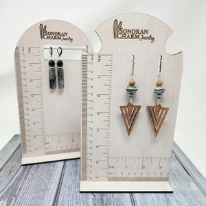 Tall Curved Top 7.5" Necklace Display Photography Prop Ruler Measurement Inches centimeters cm Custom Laser Engraved