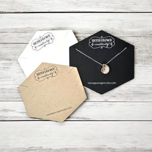 18 GRÖßEN | Personalisierte Hexagon Halskette Karten mit Ihrem Logo - Schmuck Display - Kette - Personalisiert - Verpackung - Halskettenanhänger | DS0161