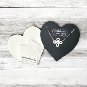 Cartões de bolso personalizados em formato de mini coração - Comporta corrente - Cartões para exibição de joias - Embalagem - Envelope | 54 CARTÕES | TAMANHO 2,6" x 2,6"