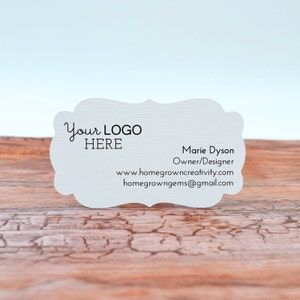 Tarjetas de visita personalizadas con su logotipo y texto - Corte adornado - Opciones de papel reciclado / DS0122