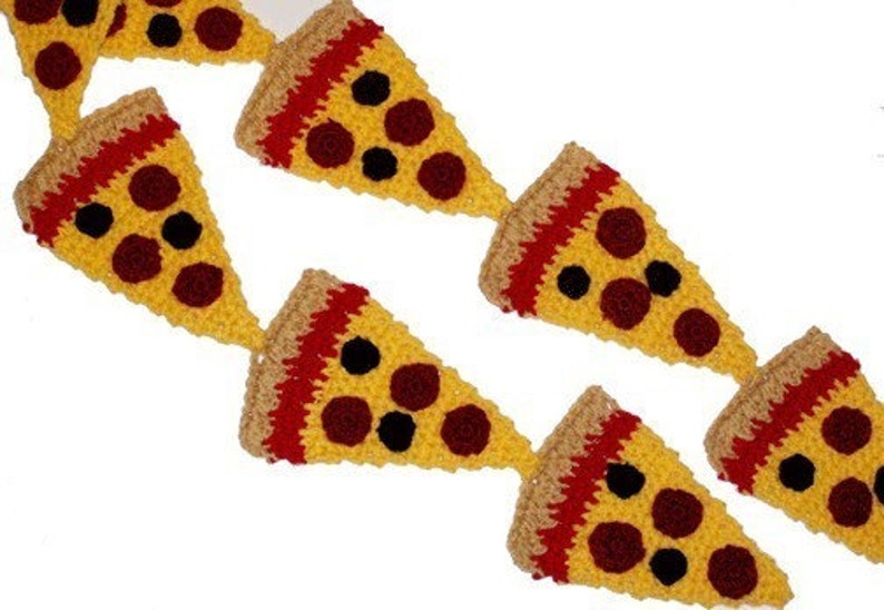 Crochet pattern for pepperoni pizza scarf image 1