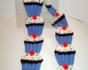 New cupcake Scarf Pattern Blue cup with cream frosting