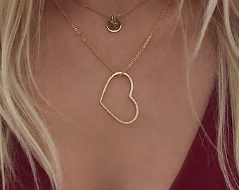 Dainty Hammered Heart Outline Necklace / Gold or Silver Romantic Minimalist Love Boho Layering Necklace, Elegant Simple Minimal Gift for Her