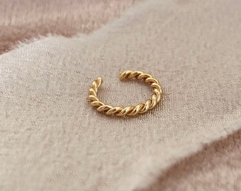 Dainty Gold Twisted Ear Cuff, Non Pierced Ear Hugger, Boho Aztec Simple Faux Piercing Earcuff for Cartilage