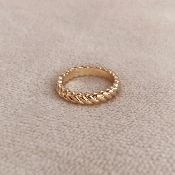 Thick Gold Braid Ring, Simple Domed Band Ring, Elegant Gift for Her, Everyday Simple Goldplated Ring