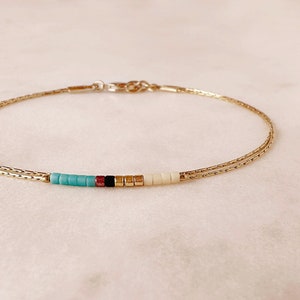 Bracelet minimaliste délicat avec de petites perles, bracelet fin en or coloré, cadeau d&#39;amitié bohème multicolore