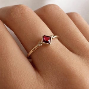 Anel Boho Rosa Cristal Dourado, Anel Boho com Zircônia Magenta para Uso Diário, Presente de Verão para Ela