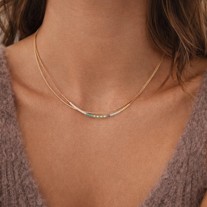 Collier double minimaliste en or avec petites perles, bijoux bohème superposés plaqués or 24 carats, cadeau chaîne de fines perles colorées pour elle