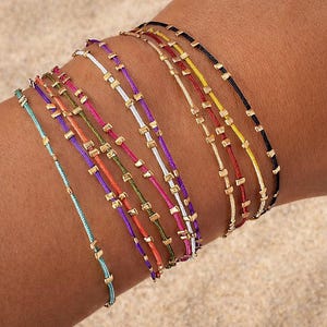 Dunne minimalistische draadarmband, marine koraal paars groen goud koord verstelbaar boho koord, zomer geluk armband voor haar