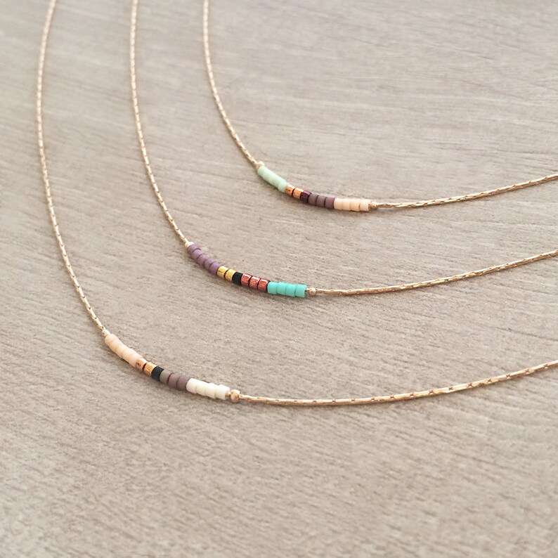 Rose Gold Dainty Beaded Necklace, Boho Delicate Minimalist Jewelry Short Layering Necklace, Colorful Simple Minimal Bridesmaids Gift zdjęcie 3